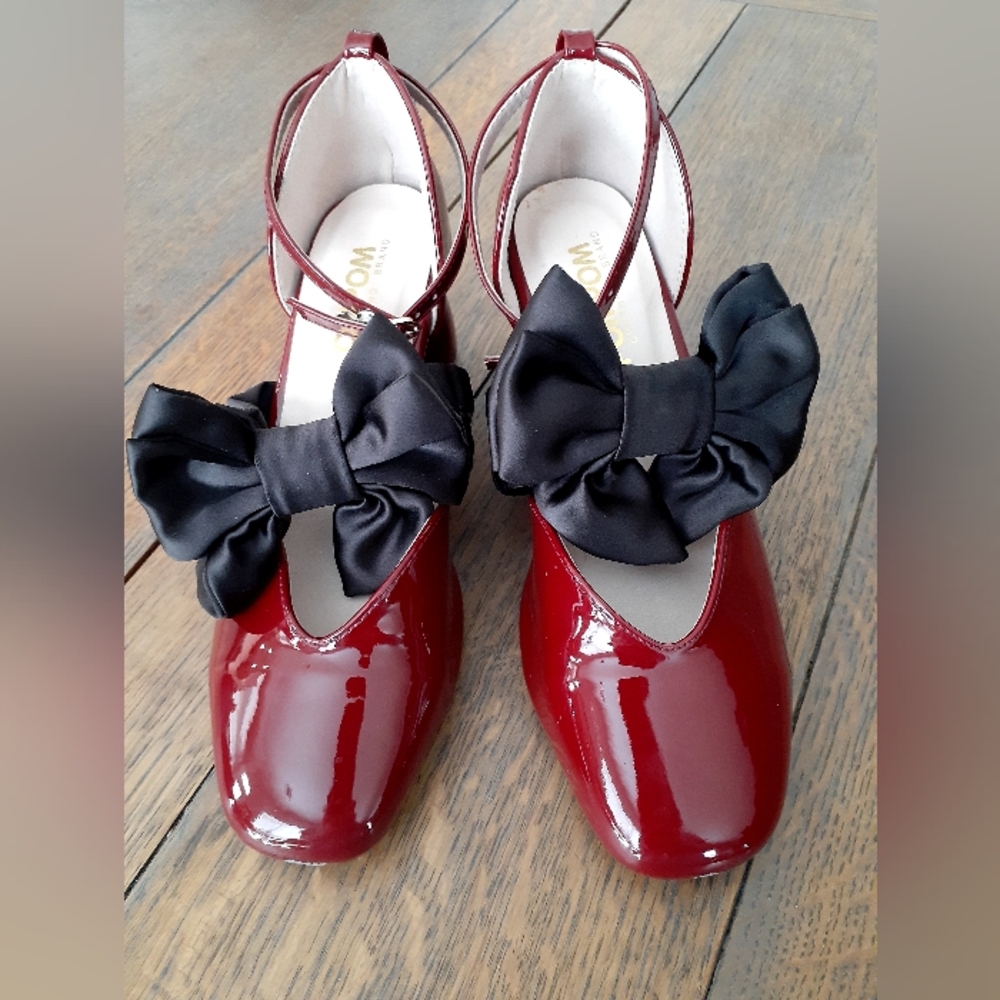 Women's PomPom Round Heel Bow Shoes